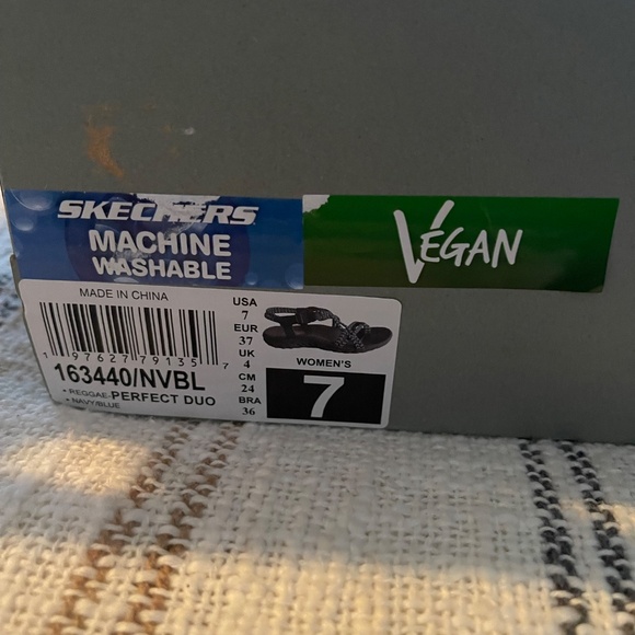Skechers Skechers vegan sandals (NEW) - Picture 4 of 6